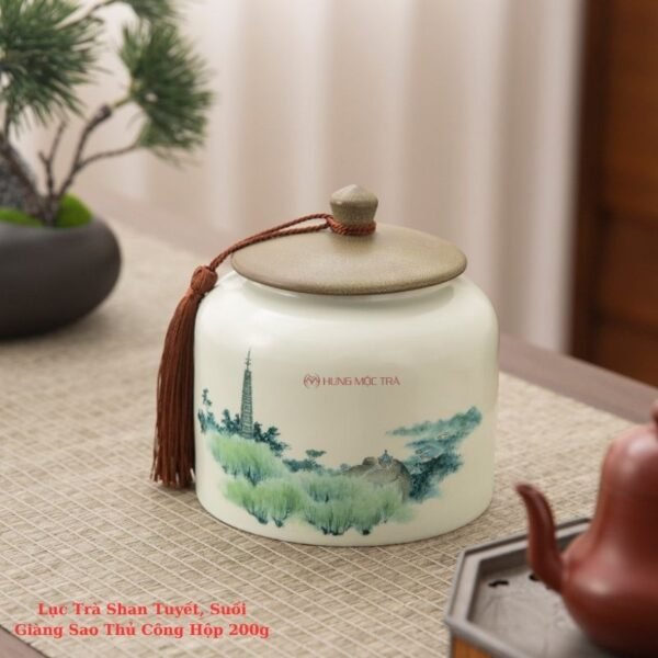 Gift box of ancient Shan Tuyet tea from Suoi Giang Yen Bai, hand-roasted 200g - Image 4